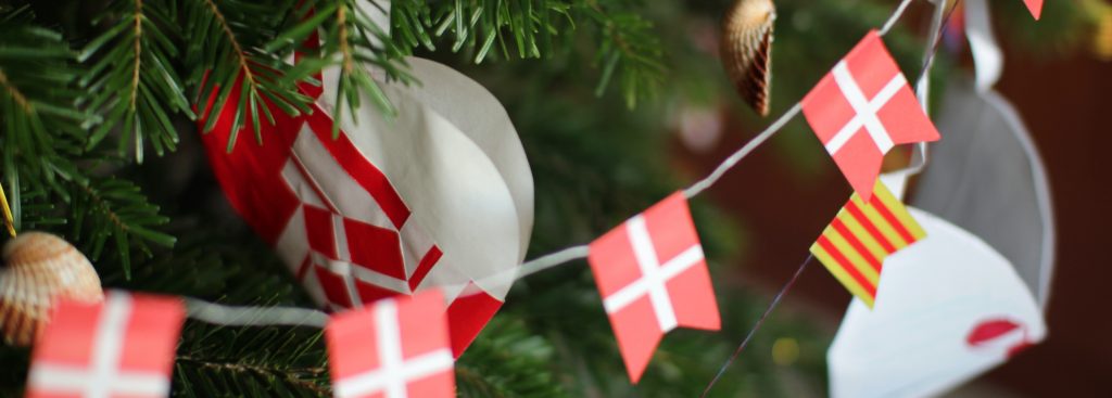 Danish Juletræ with hearts and flags